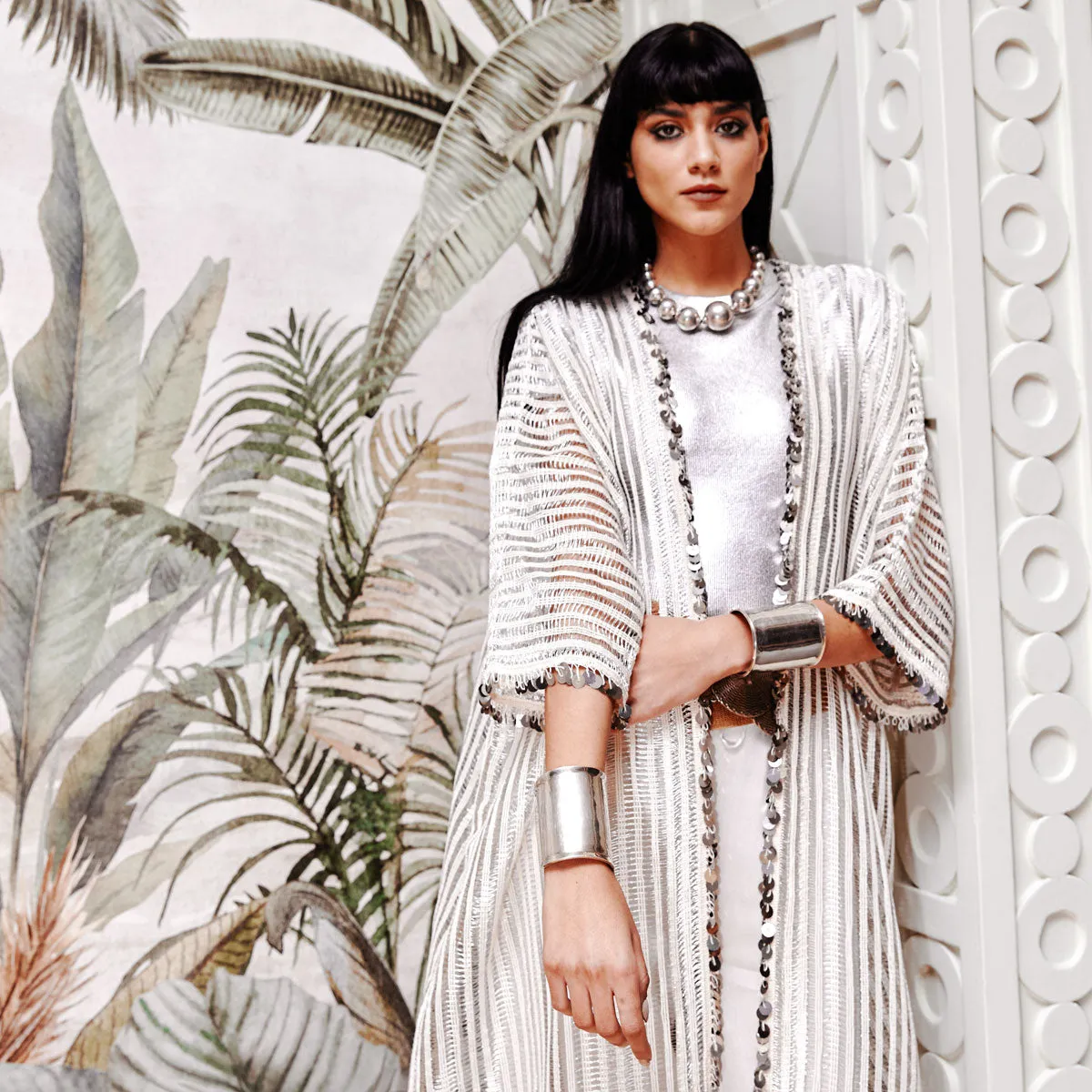 GLOW WHITE SILVER MESH ABAYA