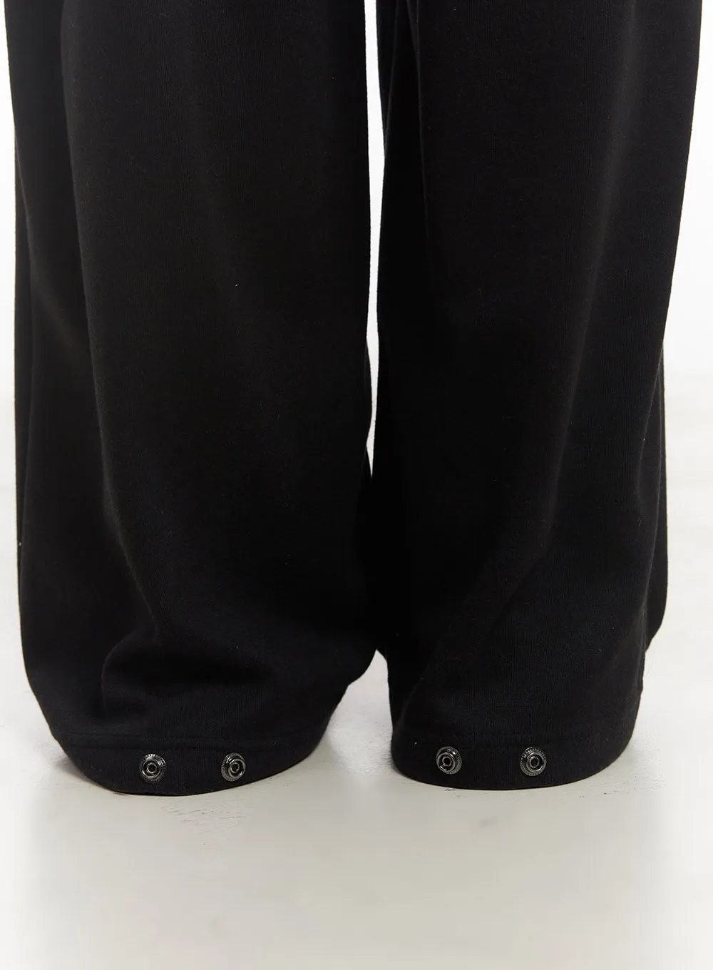 Striped Wide-Fit Sweatpants CA523