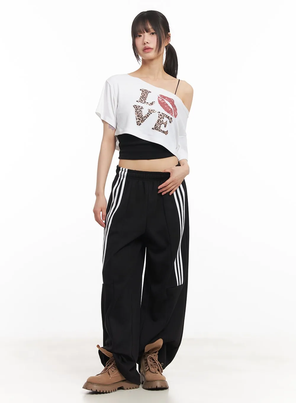 Striped Wide-Fit Sweatpants CA523