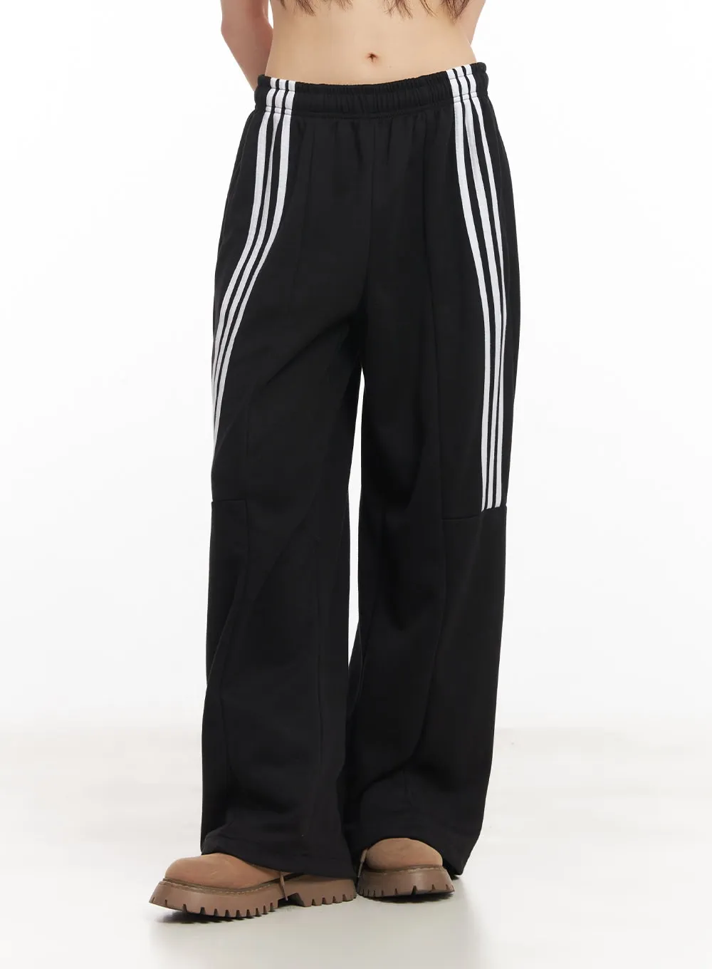Striped Wide-Fit Sweatpants CA523